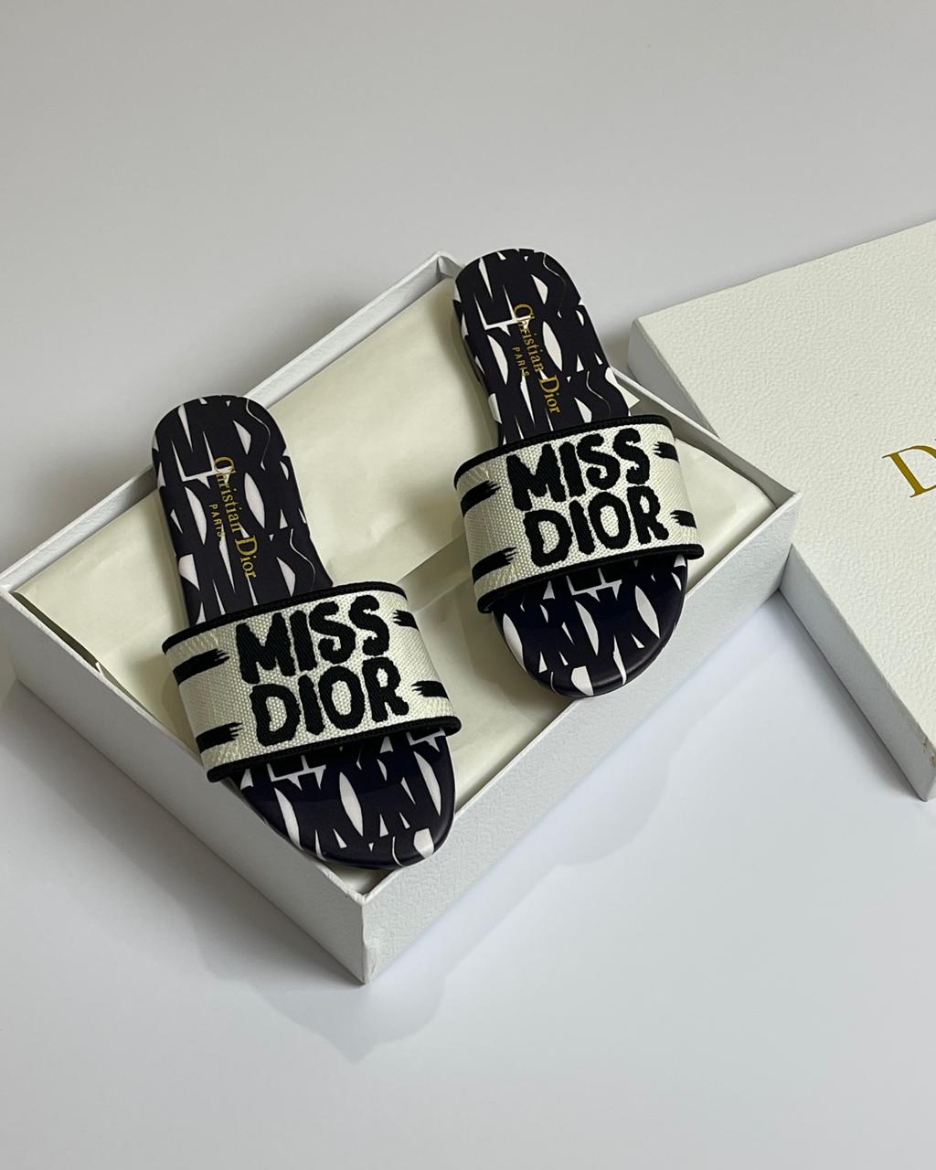 Dior Dway Slide – Embroidered Cotton with Miss Dior Allover Motif